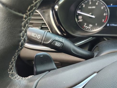 Used 2023 Buick Envision Essence image 18