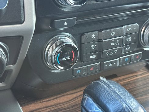 Used 2016 Ford F150 XLT image 28