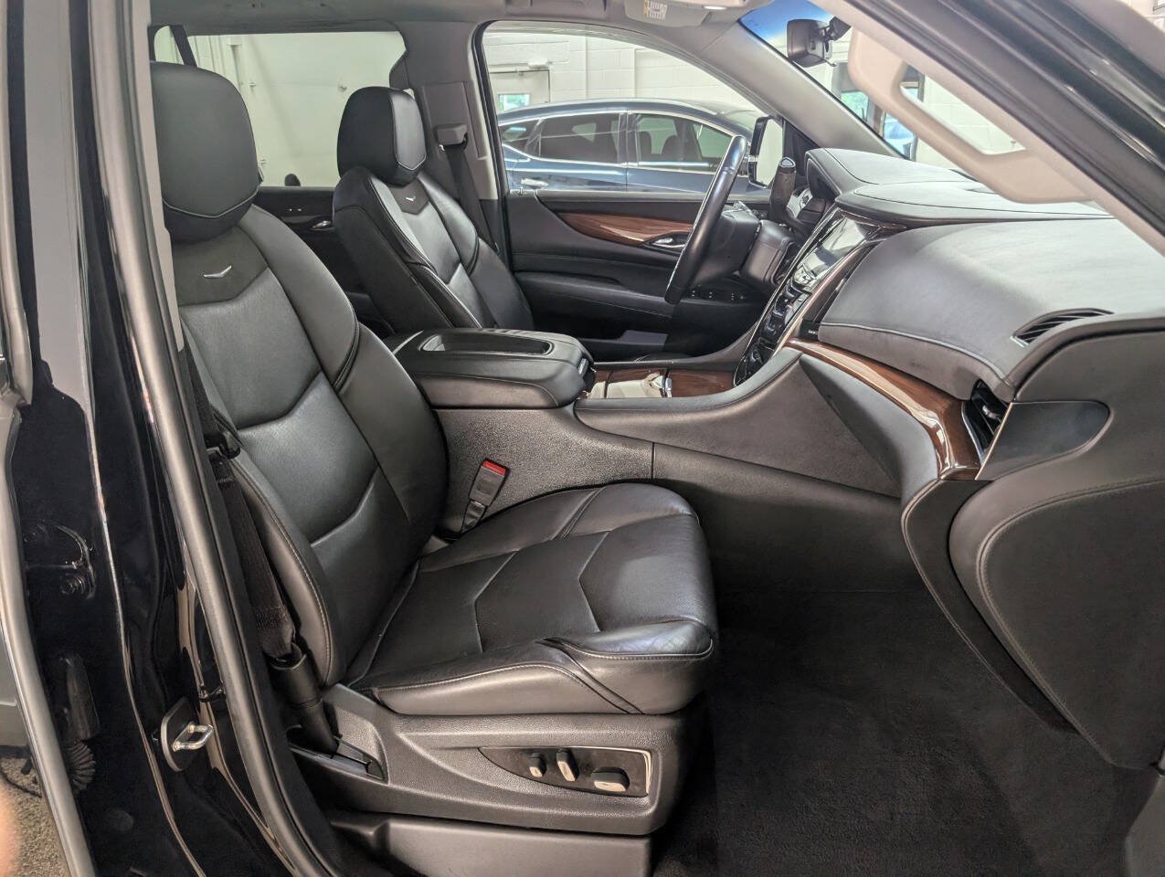 Used 2018 Cadillac Escalade Premium Luxury AWD/4WD image 24