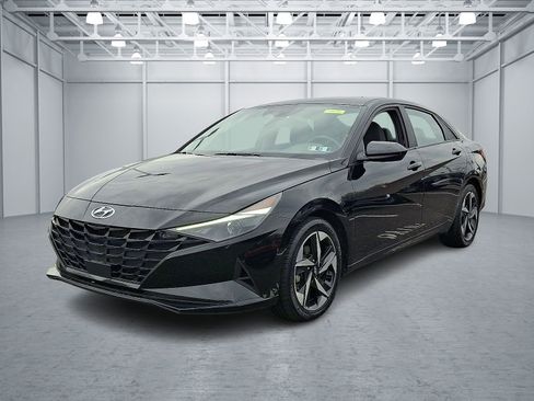 Certified 2023 Hyundai Elantra SEL w/ Convenience Package image 3