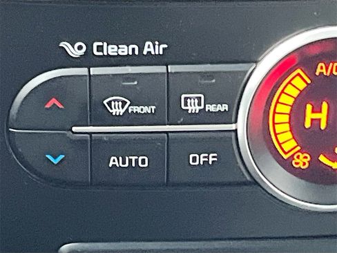 Used 2017 Kia Soul + image 20