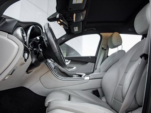 Used 2018 Mercedes-Benz GLC 300 GLC 300 image 19