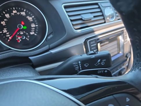 Used 2016 Volkswagen Passat 1.8T R-Line w/ R-Line Lighting Package image 20