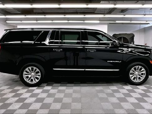Used 2024 GMC Yukon XL Denali AWD/4WD image 15