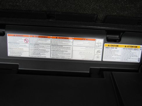 Used 2023 Toyota Highlander L FWD image 47