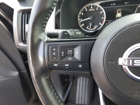 Used 2025 Nissan Pathfinder SL FWD image 28
