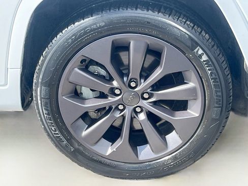 Used 2021 Jeep Cherokee High Altitude AWD/4WD image 31