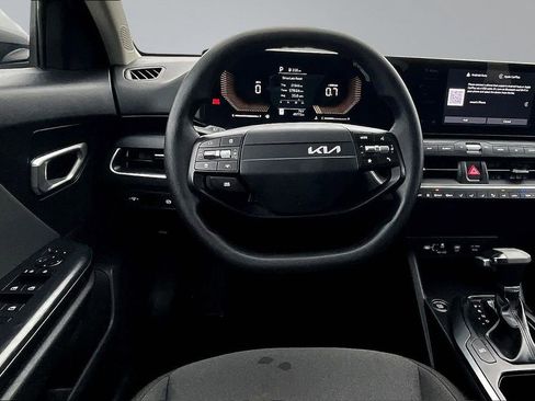 Used 2025 Kia K4 FWD image 9