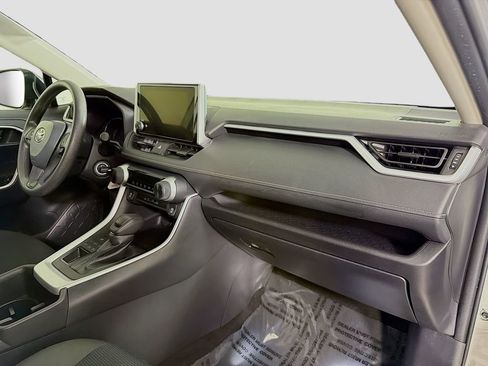 Used 2024 Toyota RAV4 LE image 27