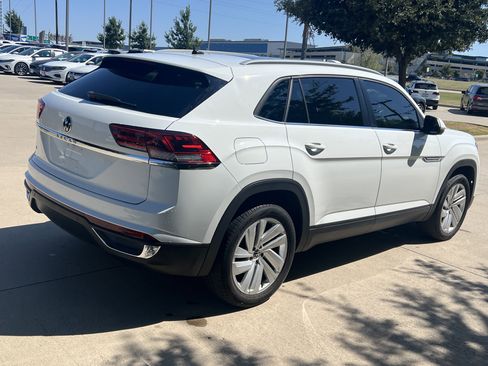 Used 2022 Volkswagen Atlas Cross Sport SE w/ Panoramic Sunroof Package image 10