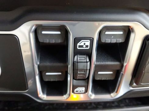 Used 2020 Jeep Wrangler Unlimited Sport image 22