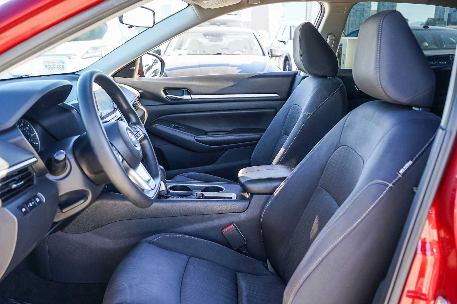 Used 2022 Nissan Altima 2.5 SV FWD image 17