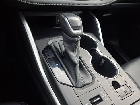 Used 2022 Toyota Highlander XLE image 16