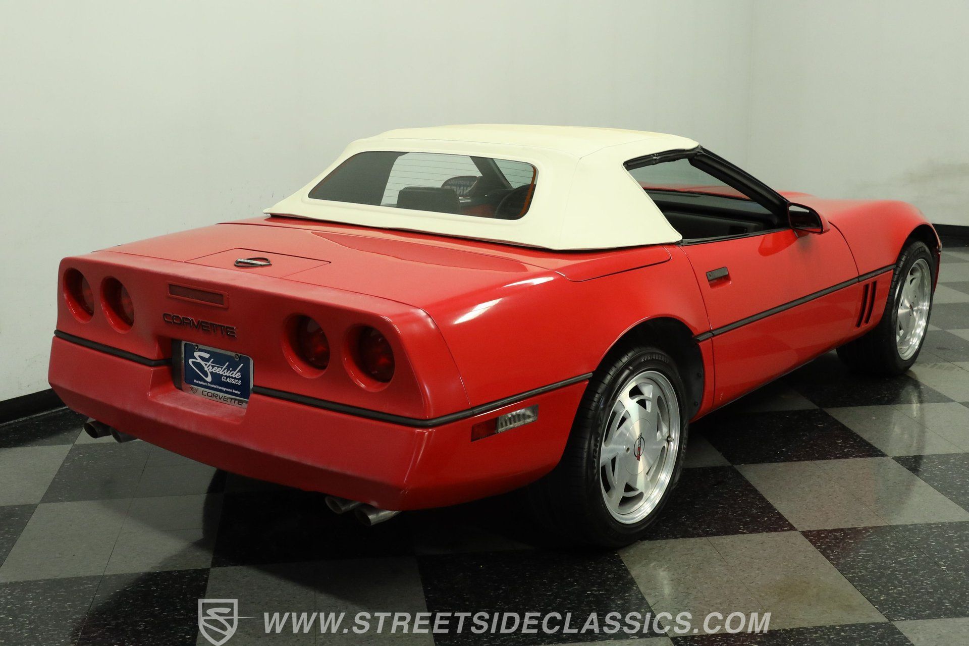 Used 1988 Chevrolet Corvette Convertible RWD image 11