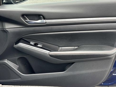 Used 2024 Nissan Altima 2.5 SR w/ SR Premium Package image 24