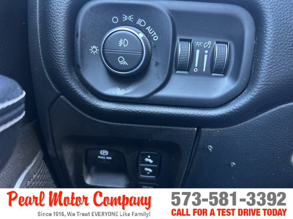 Used 2022 RAM 1500 Laramie AWD/4WD image 15