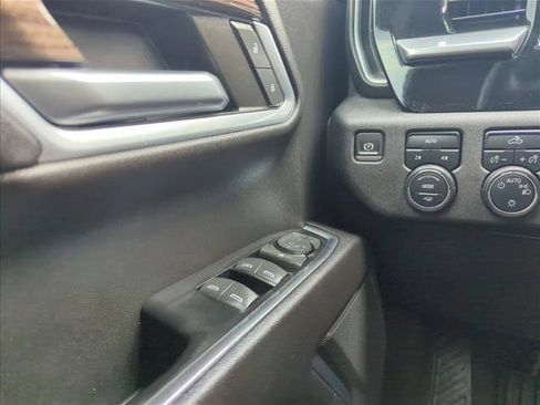 Used 2022 Chevrolet Silverado 1500 LT AWD/4WD image 25