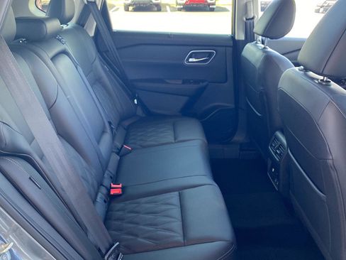 Used 2025 Nissan Rogue Platinum w/ Platinum Premium Package image 30