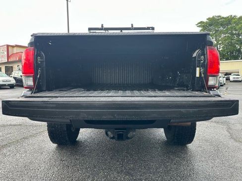 Used 2020 Toyota Tacoma SR AWD/4WD image 15