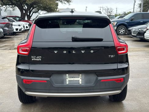 Used 2020 Volvo XC40 T5 Momentum w/ Protection Package Premier image 6