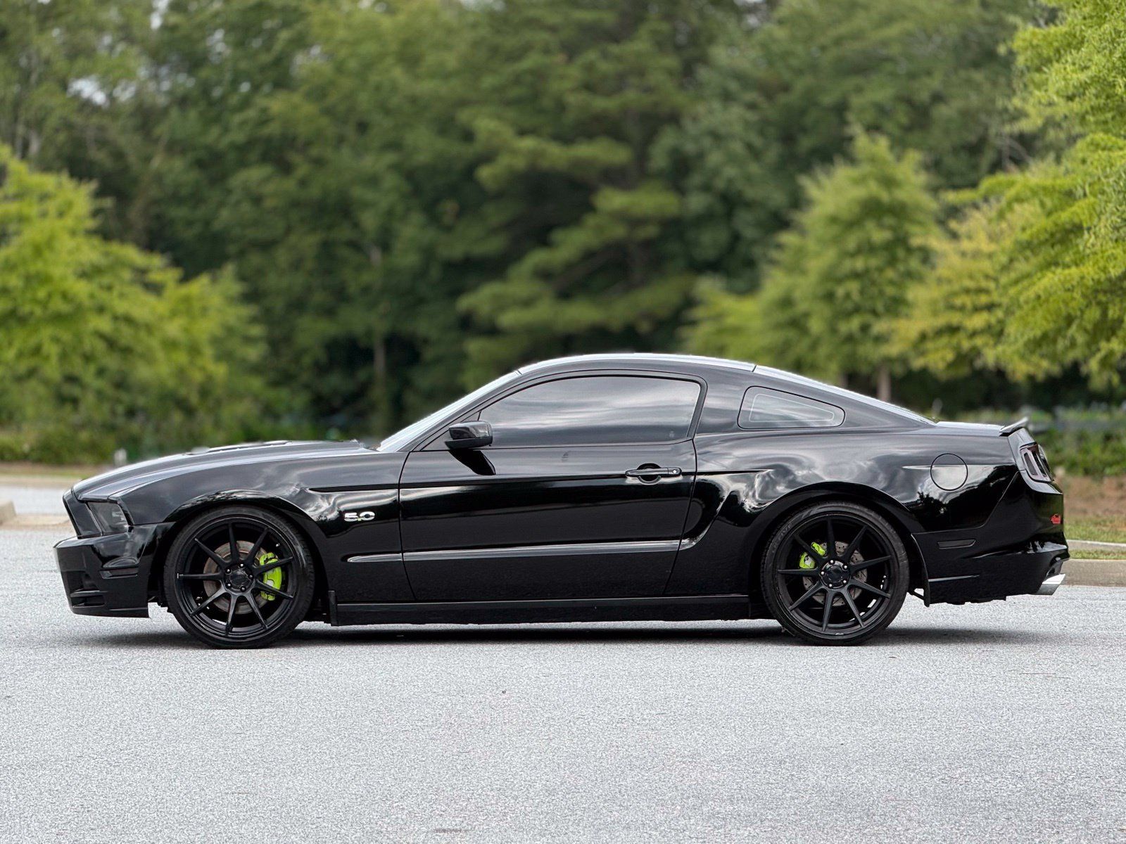 Used 2014 Ford Mustang GT RWD image 9