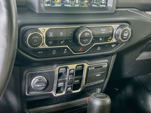 Used 2023 Jeep Gladiator Willys image 16