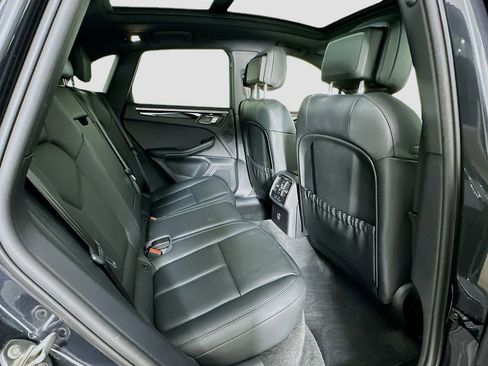 Certified 2023 Porsche Macan image 29