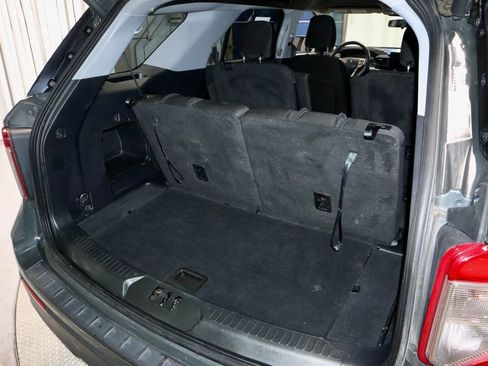 Certified 2022 Ford Explorer XLT image 15