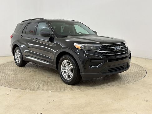 Used 2021 Ford Explorer XLT RWD image 7