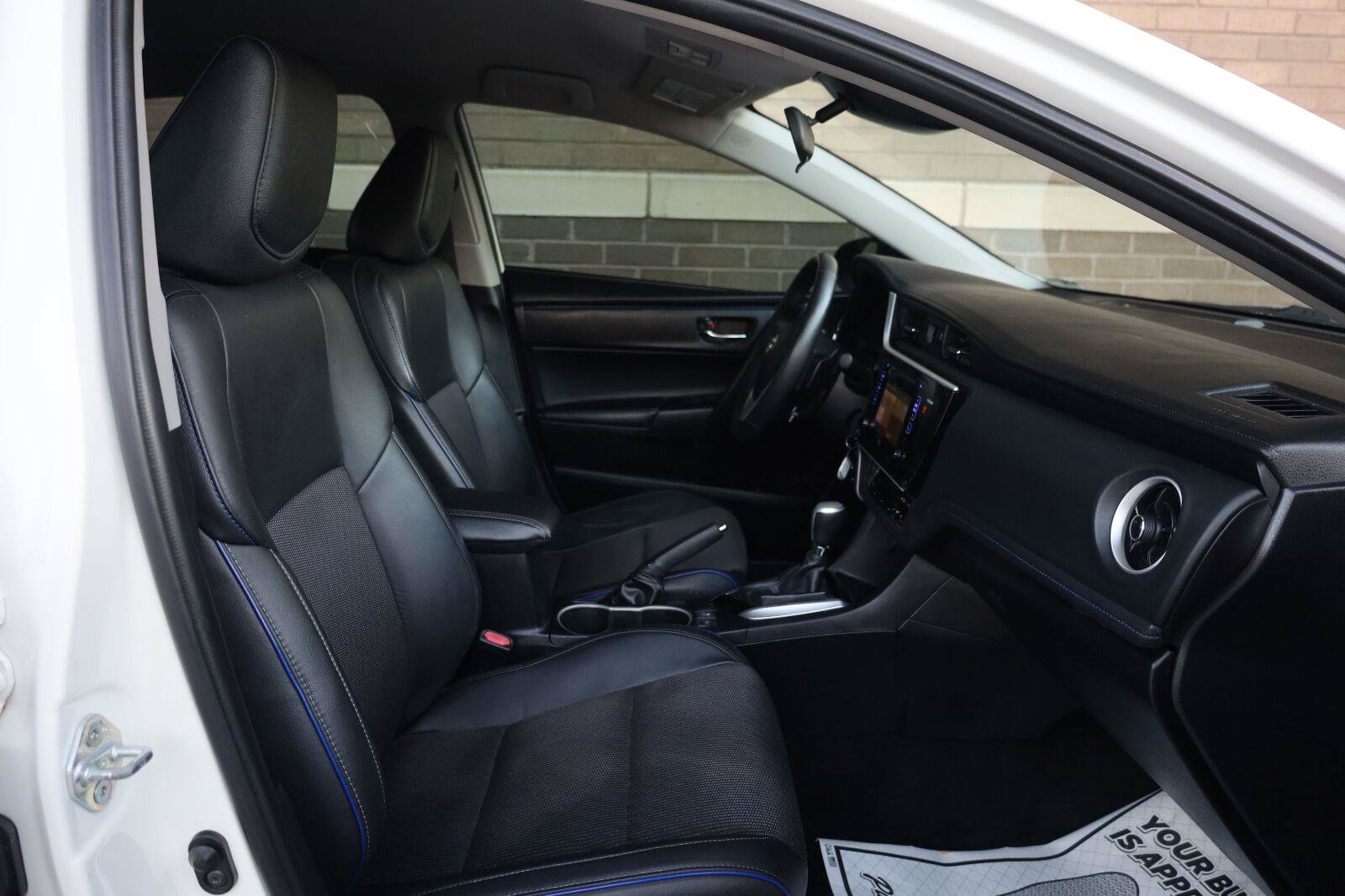 Used 2017 Toyota Corolla SE w/ Body Protection Package FWD image 26