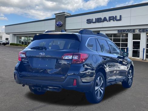 Used 2018 Subaru Outback 2.5i Limited image 7