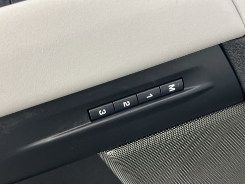 Used 2024 Land Rover Range Rover Evoque Dynamic SE image 32