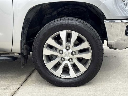 Used 2017 Toyota Tundra SR5 image 9