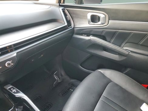 Certified 2025 Kia Sorento SX AWD/4WD image 22