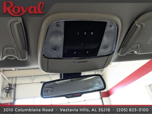 Used 2018 Chrysler 300 Limited image 21