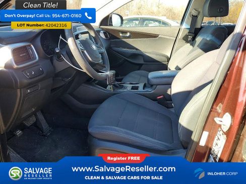 Used 2019 Kia Sorento AWD V6 image 9