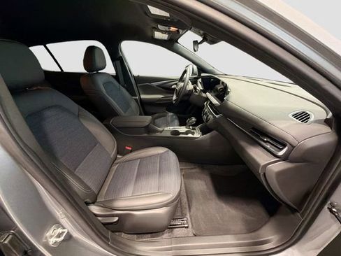 Used 2024 Buick Envista Preferred w/ Convenience I Package FWD image 24