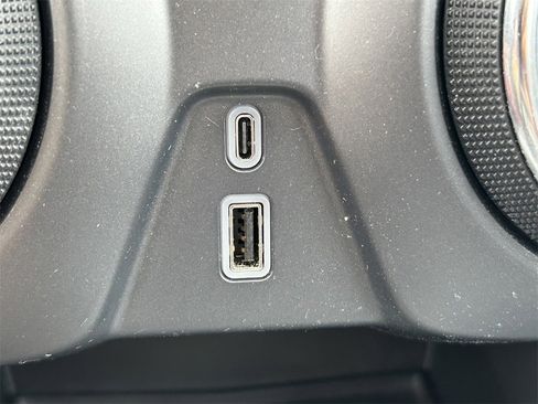 Used 2025 Chevrolet Blazer LT image 24