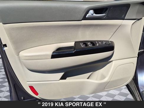 Used 2019 Kia Sportage EX AWD/4WD image 10
