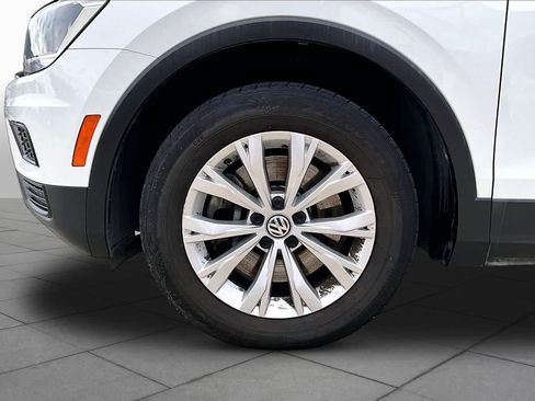 Used 2018 Volkswagen Tiguan SE FWD image 10