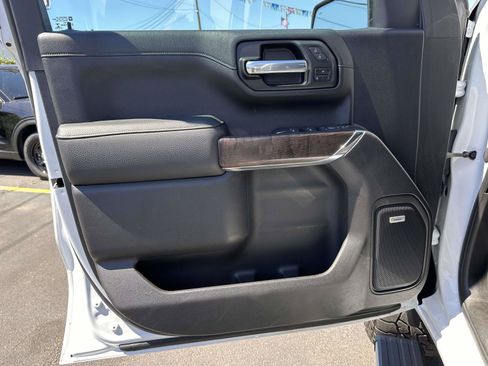 Used 2021 GMC Sierra 1500 Denali w/ Denali Ultimate Package AWD/4WD image 9