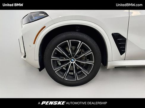 Certified 2025 BMW X5 xDrive40i w/ Executive Package AWD/4WD image 9