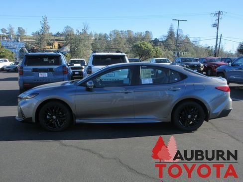 New 2026 Toyota Camry SE image 4