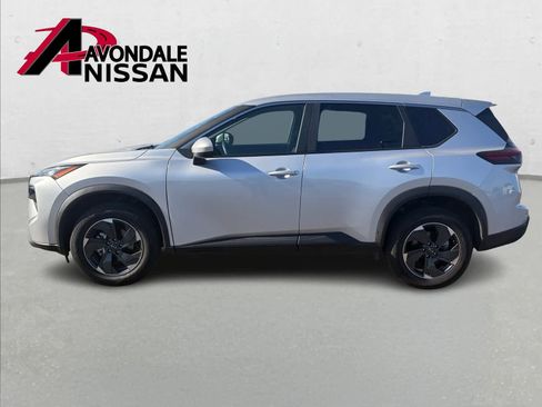 Certified 2025 Nissan Rogue SV image 3