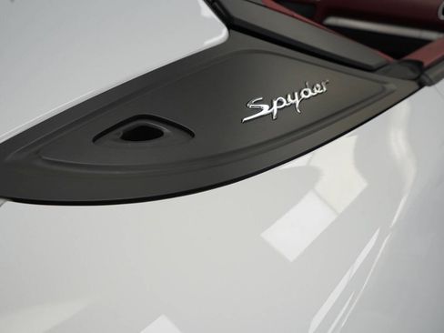 Used 2020 Porsche 718 Boxster Spyder RWD image 27