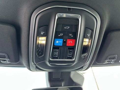 New 2025 Jeep Grand Cherokee L Altitude image 25