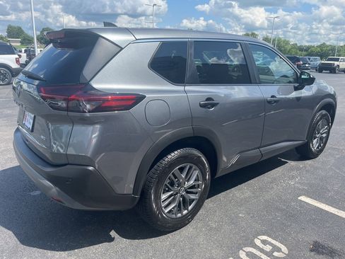 Used 2023 Nissan Rogue S image 5