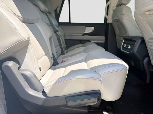 Certified 2025 Ford Expedition Max Active AWD/4WD image 32