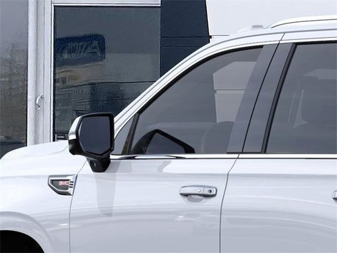 New 2026 GMC Yukon Denali image 12