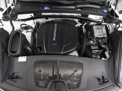 Used 2021 Porsche Macan image 61